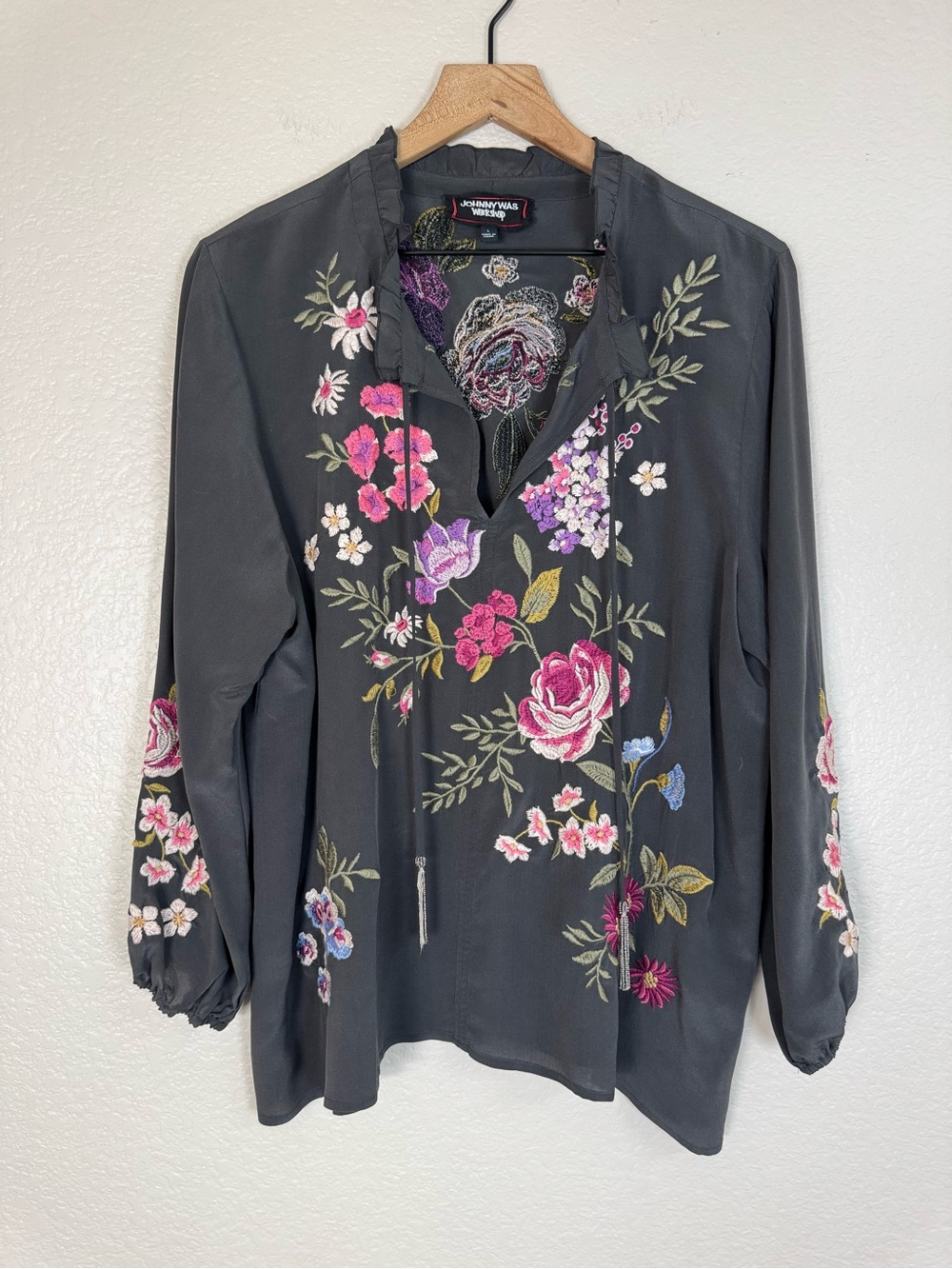 Johnny Was 100% Silk Field Blouse Embroidered Georgiana Large Black Gray $295